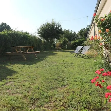 Petit Des Trois Chemins Apartment *